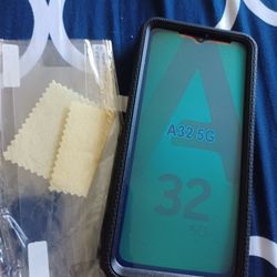 A 32 5g Samsung Phone Case With Screen Protector  BRAND NEW