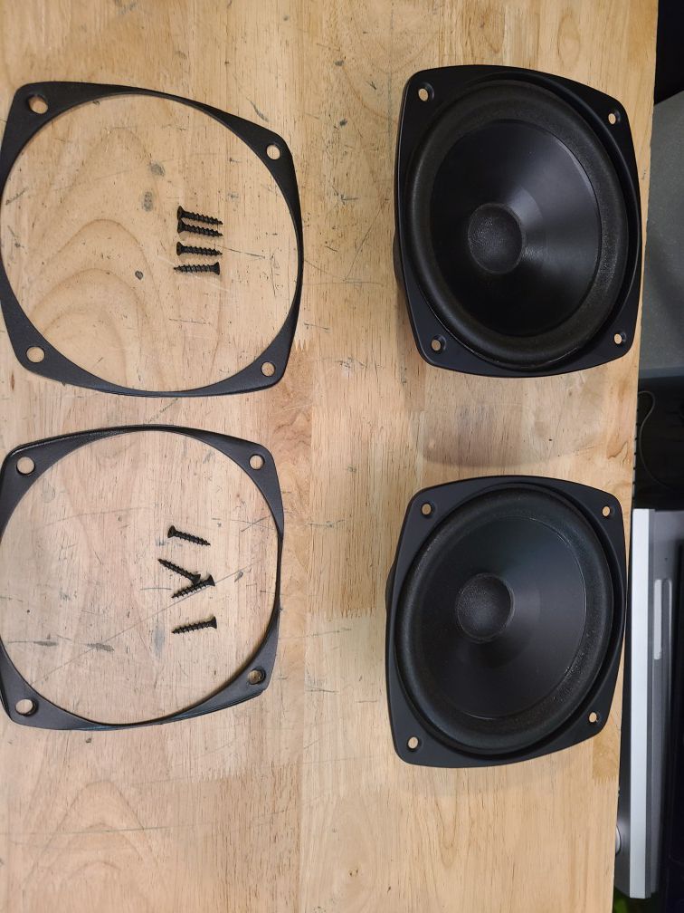 Boston HD9 SPEAKERS and gaskets with screws