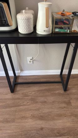 Accent table