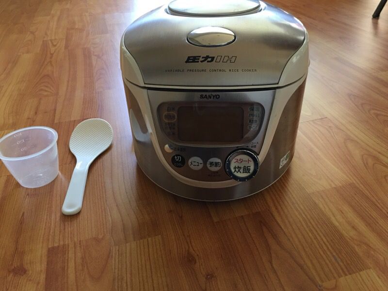 SANYO ECJ-DG10 Japanese Electronic Rice Cooker/Warmer for Sale in