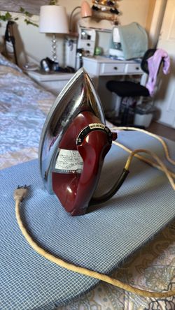 Eastside, Vintage General Electric Clothes Iron
