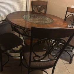 Table And Chairs 