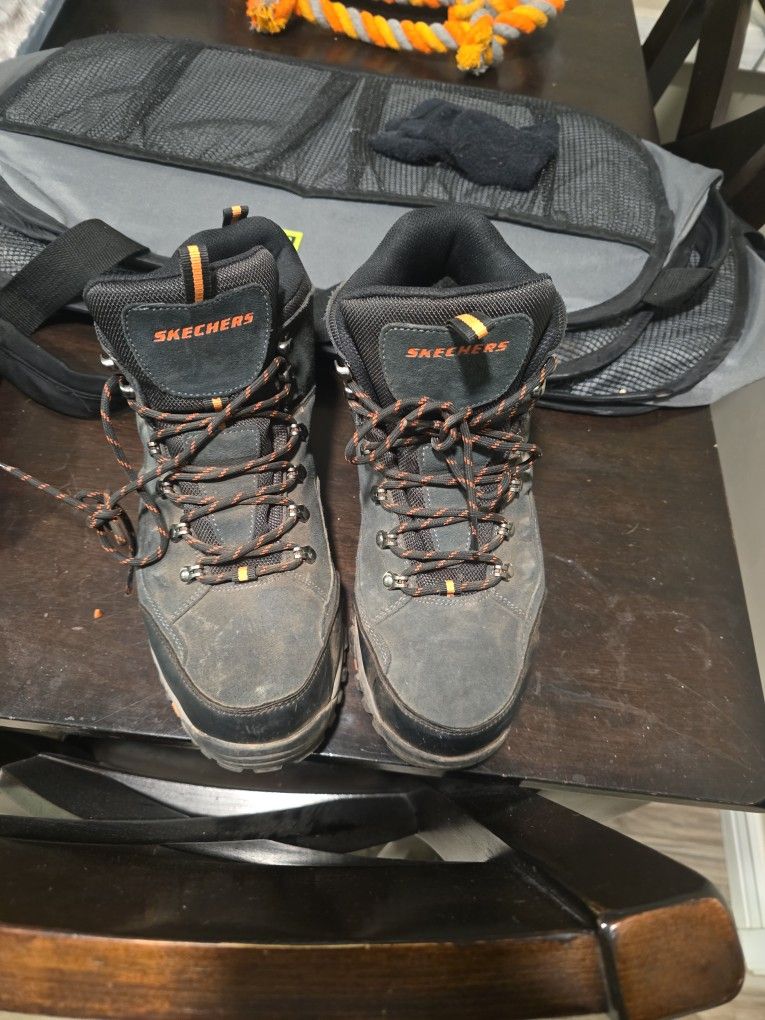Mens Size 11 Skechers Boots