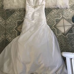 Wedding dress
