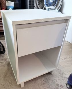 Side Table w/Drawer