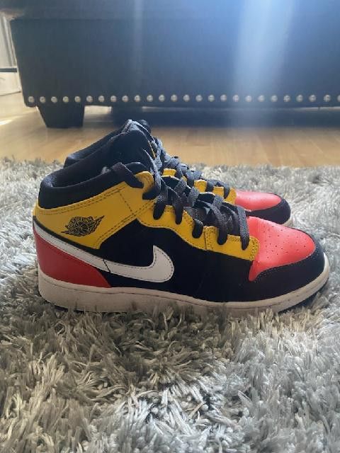 Air Jordan 1/ Size 6 1/2 Either Female Orr Male