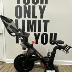 Peloton Gen 2 W/Shoes 