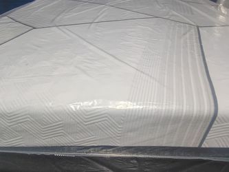 Brand new King size memory foam mattress and box spring free delivery depends on location