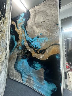 Black and gold marble design