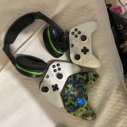 Xbox Controllers And Turtle Beach Headset 