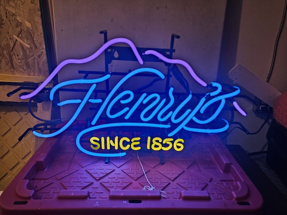 Henry's Neon Bar Sign