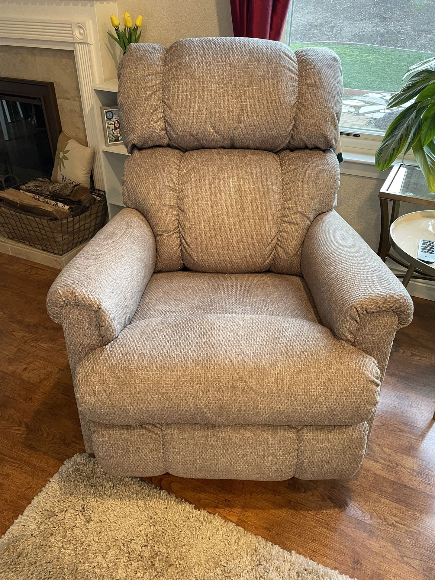 La-Z-Boy Power Recliner-Excellent Condition!