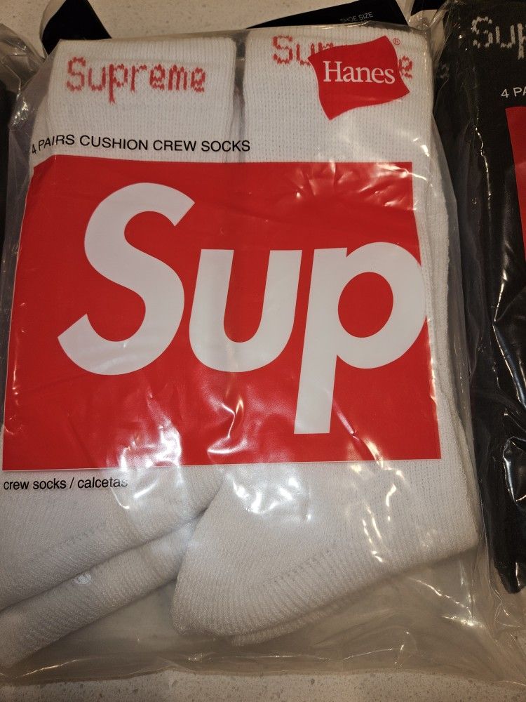 SUPREME SOCKS