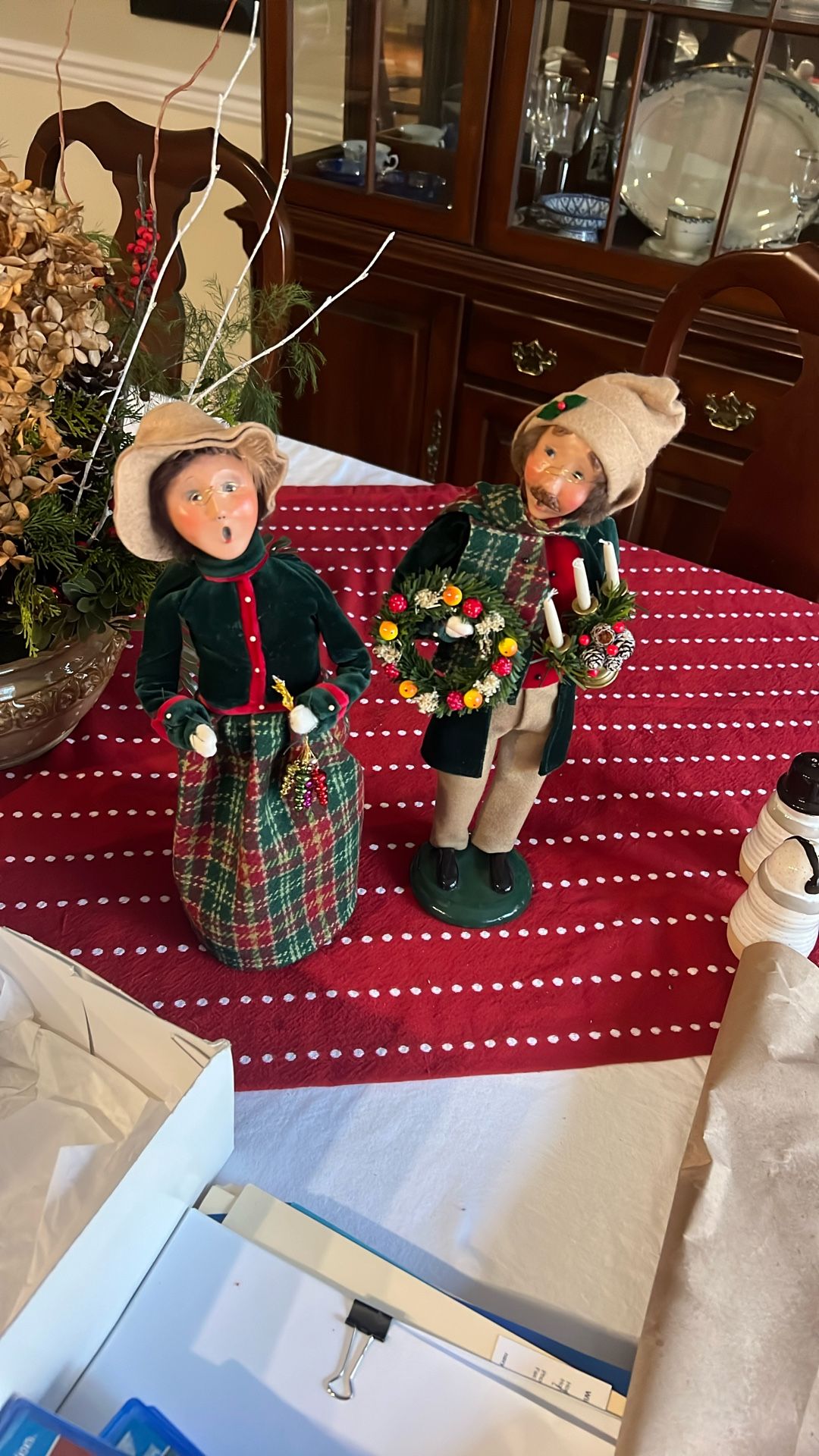 Pair Of 2 Byers Choice Holiday Christmas Figurines Adults