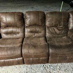 Double Reclining Sofa Only 175$