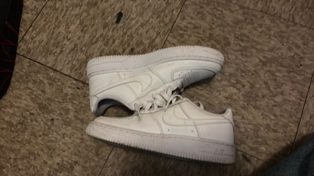 USED WHITE AIRFORCES