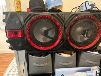 Blue tooth speaker dj speaker can connect two devices to dj in bewtteen