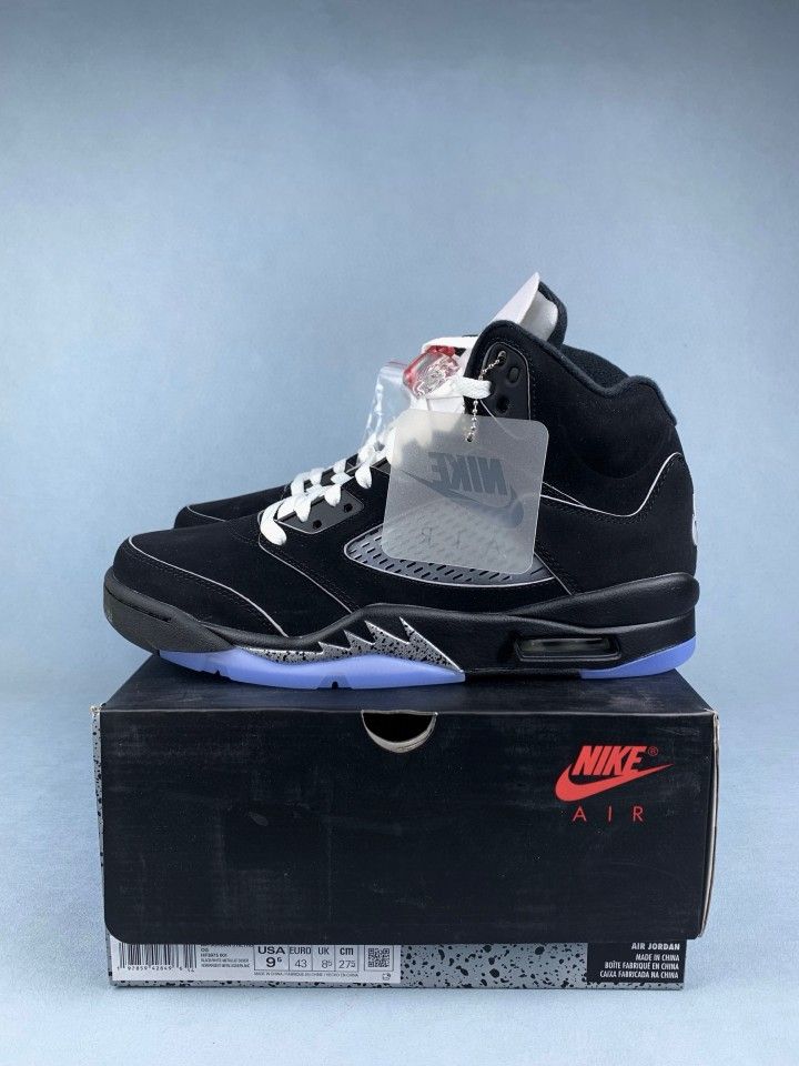 đđ§lđ˛ đĢđđŠlđ˛ đ¨đ§ đG : đđđđ¤đĸđđ¤đŦđđđ Jordan 5 Black Metallic Reimagined