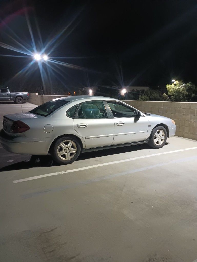 2001 Ford Taurus