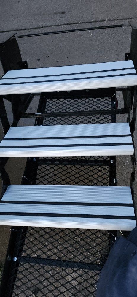 Aluminum Fold Away Steps