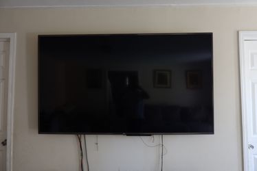 LG 75" 4K Smart TV – LG 75UM8070PUA – $150 OBO
