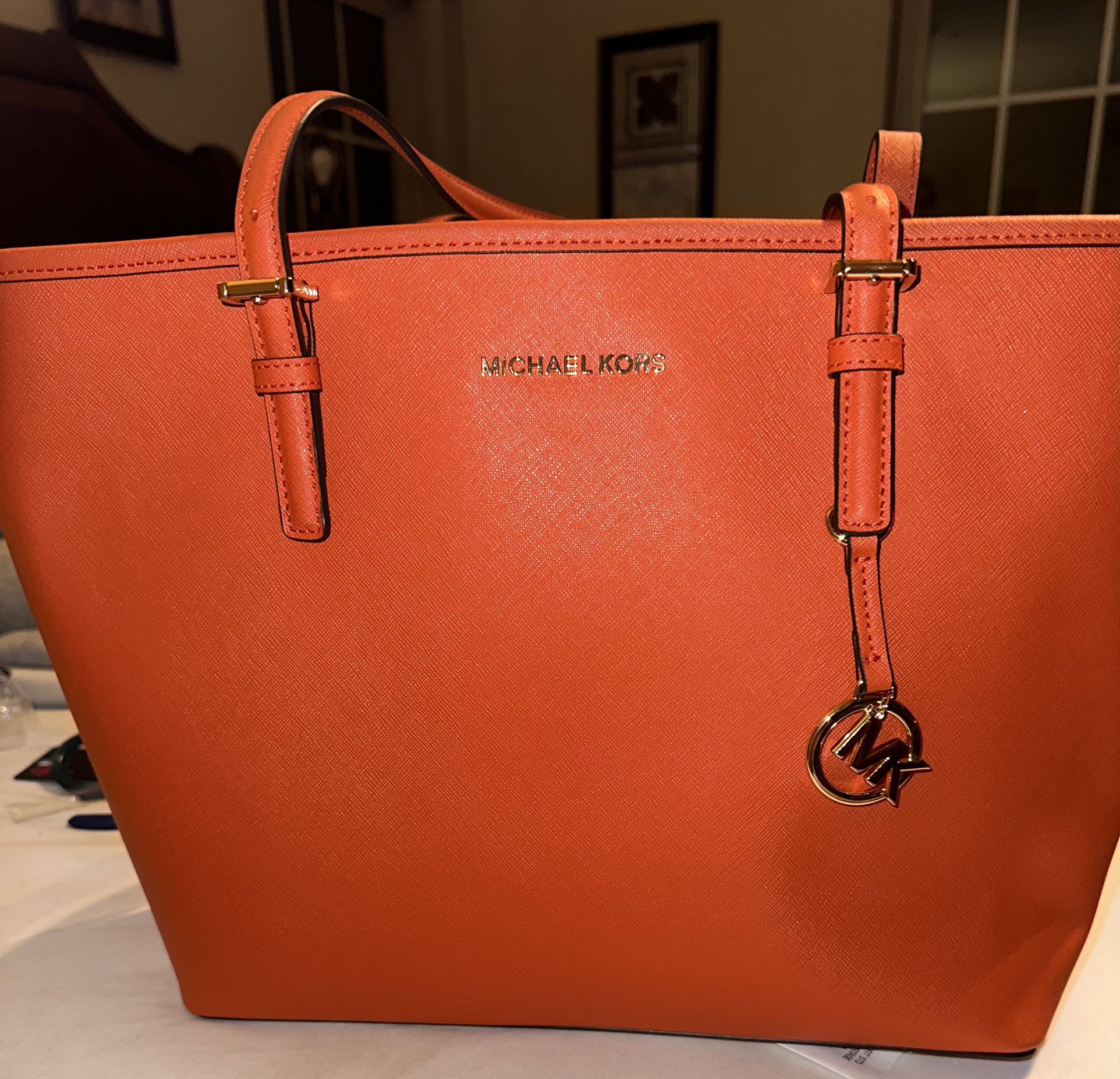 NWT Michael Kors Persimmon Jet Set Travel Saffiano Leather Top Zip Tote  W/Dust Bag for Sale in Fawn Grove, PA - OfferUp