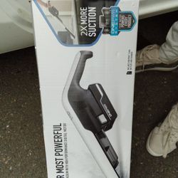 Hoover One PWR Handheld Vaccume And Xtra Battery ( No Photo Value $60)