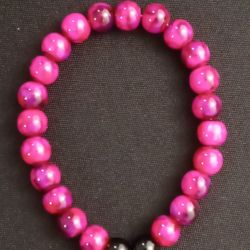 Black And Raspberry Bead Bracelet
