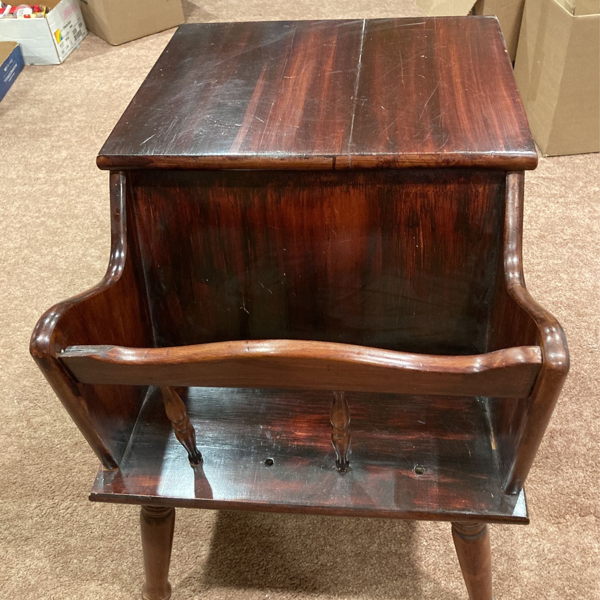 Magazine rack/table - Wood
