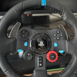 Logitech g29 Sim racing wheel and pedal set