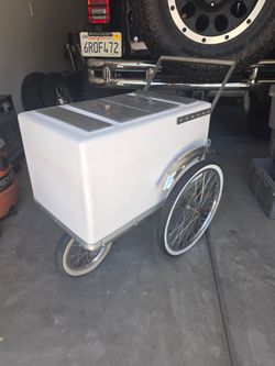 Super Cute Ice Cream Venders Cart