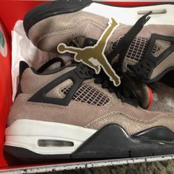 JORDAN 4 RETRO 