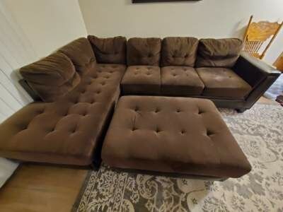 Brown Sectional Couch 🛋️.  Free Delivery 🚚 