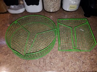 Picnic outddor napkin and plate and plate holders