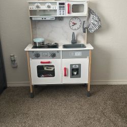 Toddler Play kitchen