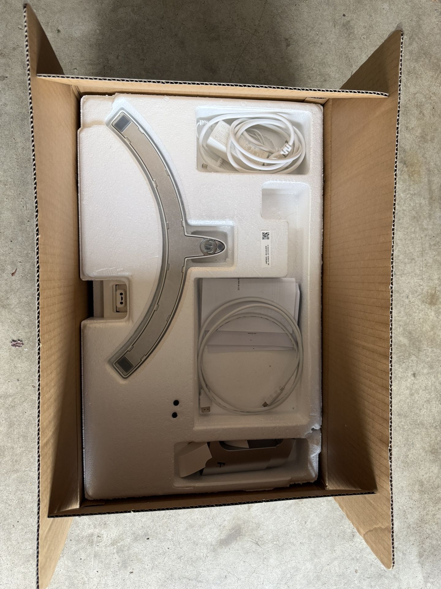 LG 24” HD Monitor - Model 24MP88