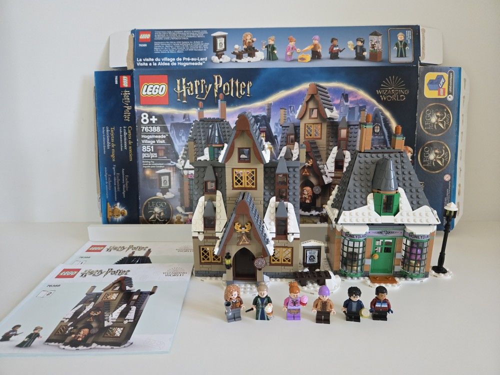 LEGO Harry Potter Hogsmeade Village Visit set 76388
