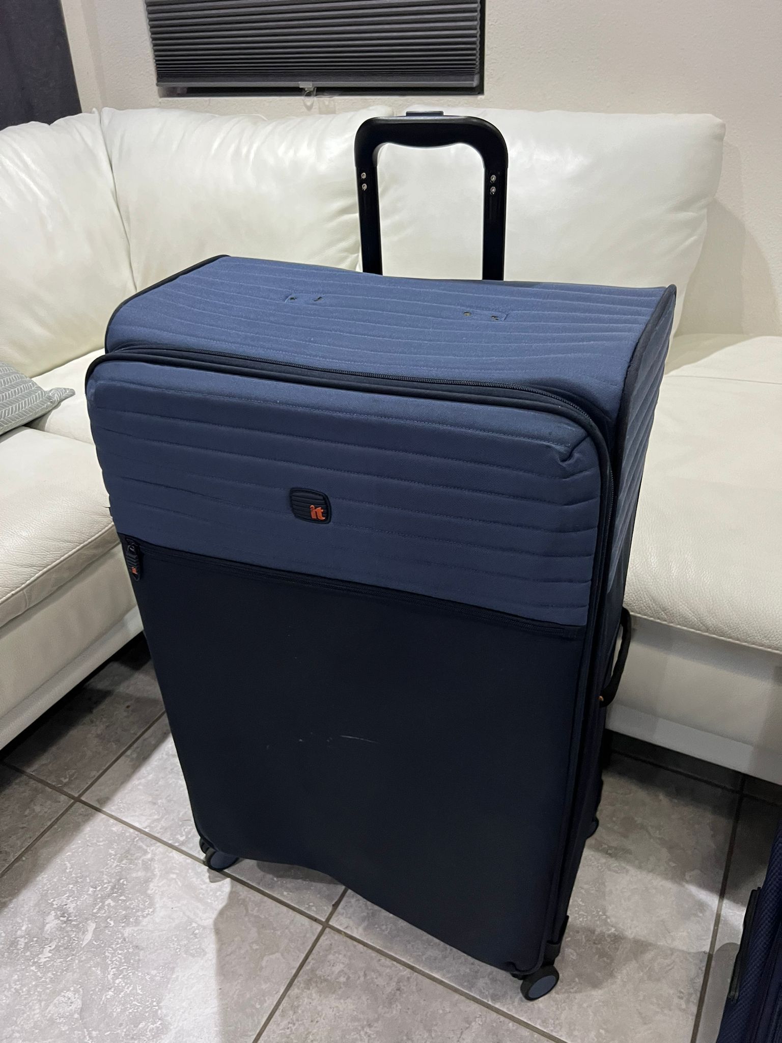 Big luggage suitcase / Maleta Grande Usada