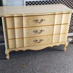 Antique Dresser $10