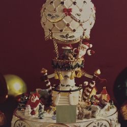 Holiday Balloon Ride Centerpiece 