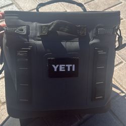 Yeti Hopper FLIP 8  8QT GREY 