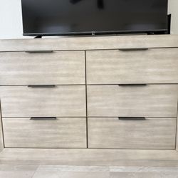 6 DRAWER DRESSER