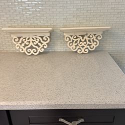 Set of 2 Shelves Distressed Wood