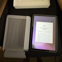 Apple - 11-inch iPad A16 chip with Wi-Fi - 128GB - Silver