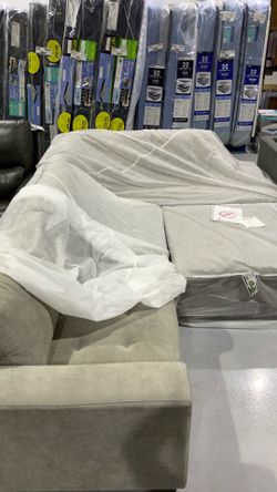 Thomasville Miles Fabric 3 pc. Sectional with Storage Ottoman $750