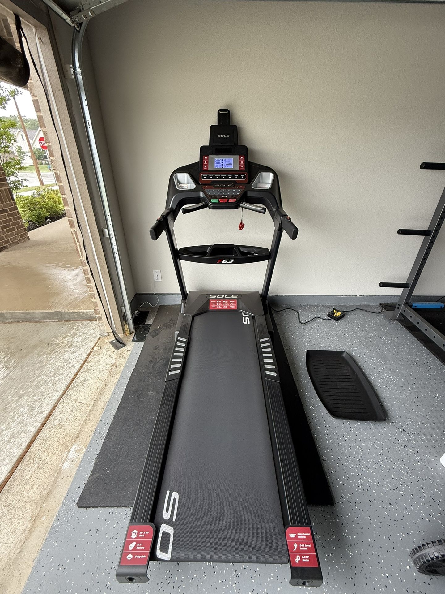 SOLE F63 treadmill