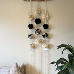 MINI | Bohemian pom-pom macrame wall hanging