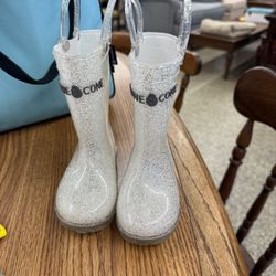 Rain boots 