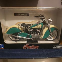 NIB New Ray 1:6 Scale 1948 Indian Chief Motorcycle Model