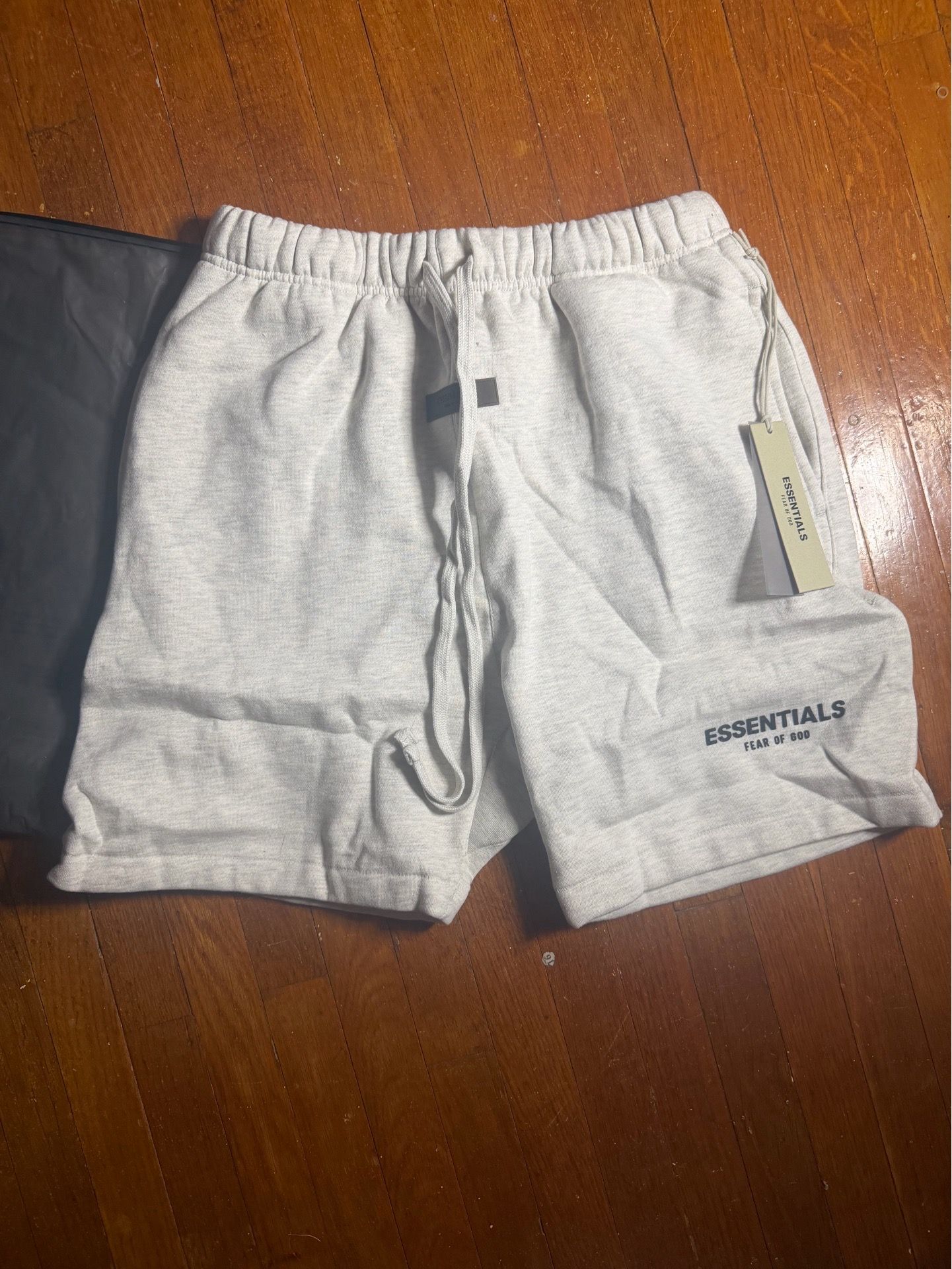 Essentials shorts light Oatmeal